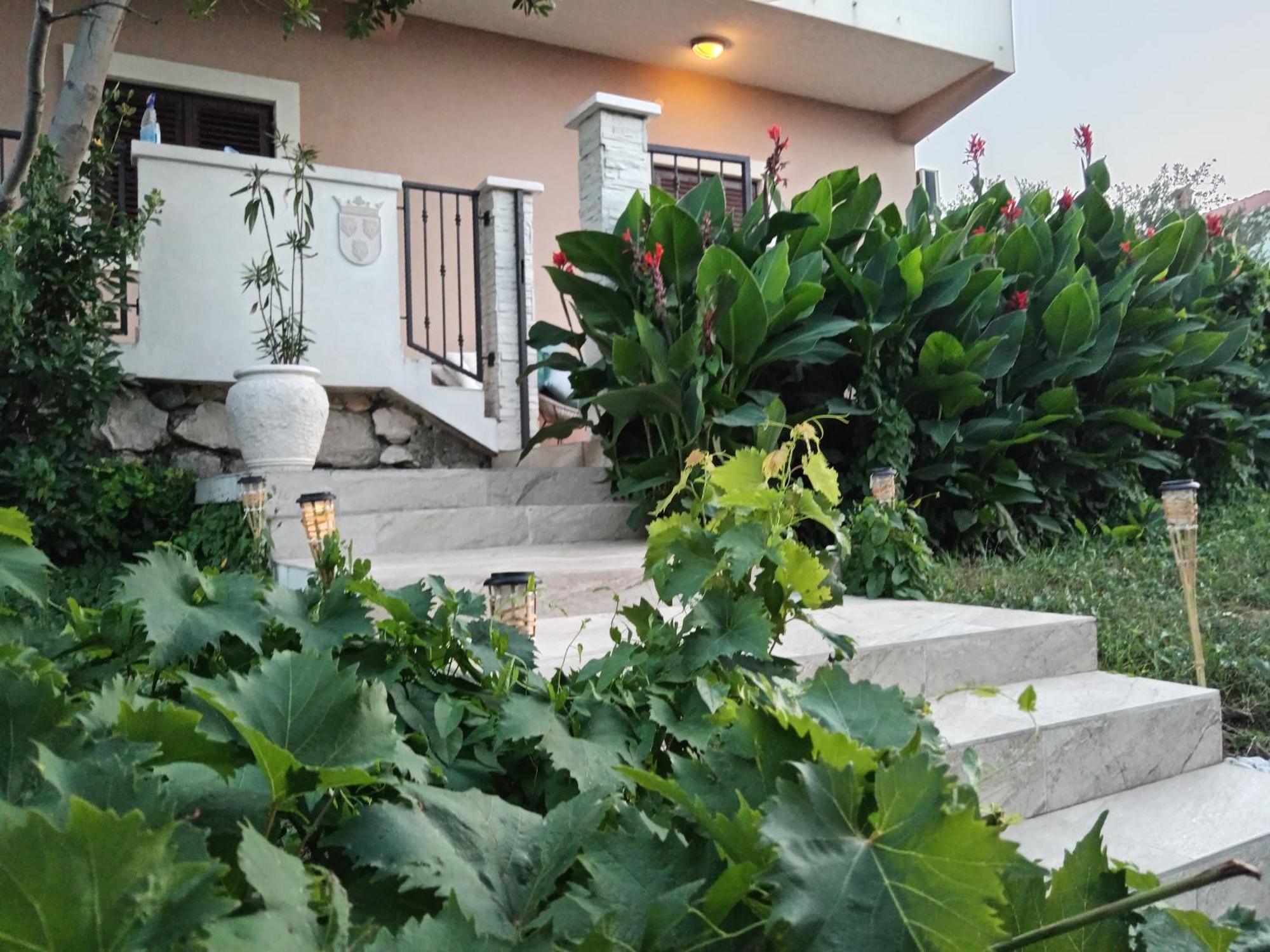 Seaview Holiday Apartments, Ventura Nin Exterior foto